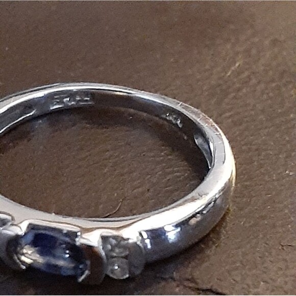 Effy 14k white gold tanzanite diamond band pinkie ring. Solid gold. size 4.5 - Picture 5 of 11